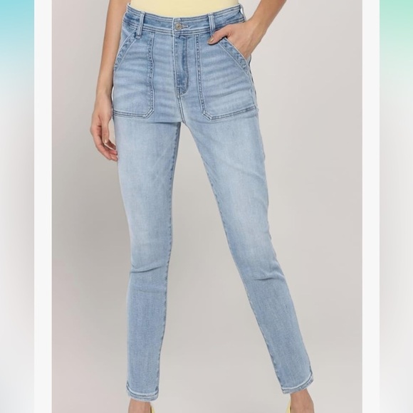 American eagle Women's high rise skinny Blue Jeans with large front pockets - Picture 1 of 7